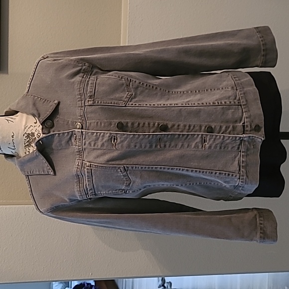 Nice Jean jacket - Picture 2 of 4